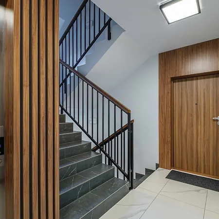 Amber Glow By - 3 Bedrooms, Parking *