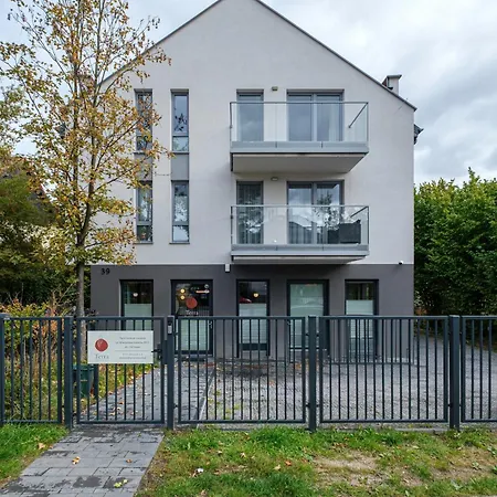 Amber Glow By - 3 Bedrooms, Parking