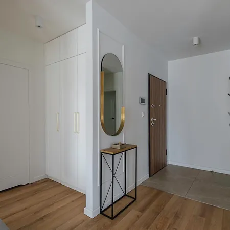 Amber Glow By - 3 Bedrooms, Parking *