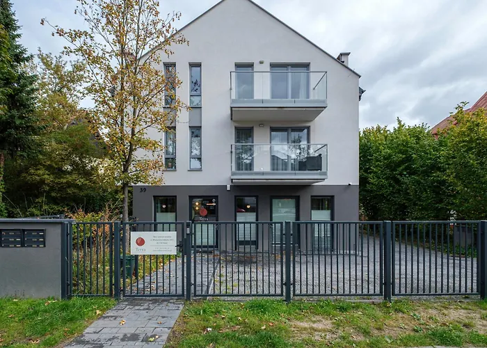 Amber Glow By - 3 Bedrooms, Parking