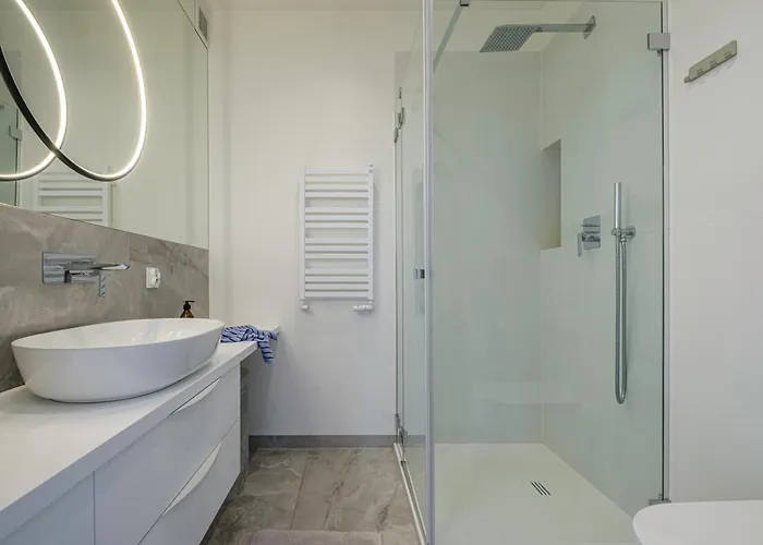 Amber Glow By - 3 Bedrooms, Parking Apartman *